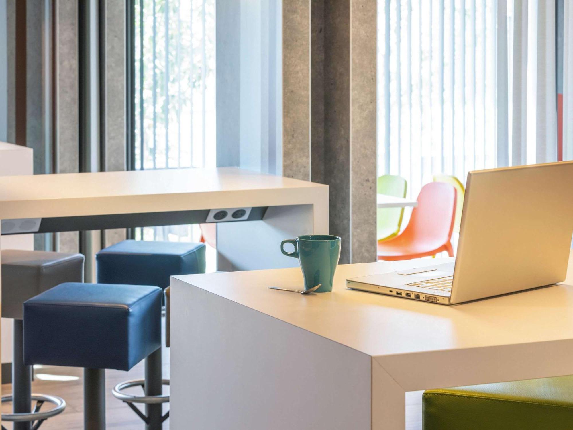 Ibis Budget Rennes Rte Lorient Exteriör bild